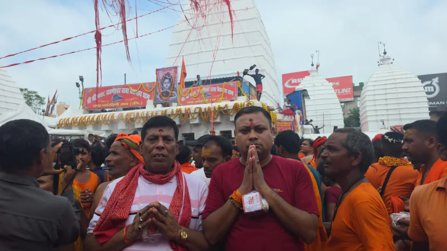 बाबा बैद्यनाथ धाम में भाजपा नेता डॉ. मनीष पंकज मिश्रा ने किया जलाभिषेक, देश व समाज की सुख-समृद्धि की कामना