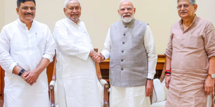 बांकीपुर में हार के बाद PM मोदी से मिले पूर्व CM नीतीश कुमार, ललन सिंह और संजय झा भी रहे साथ 