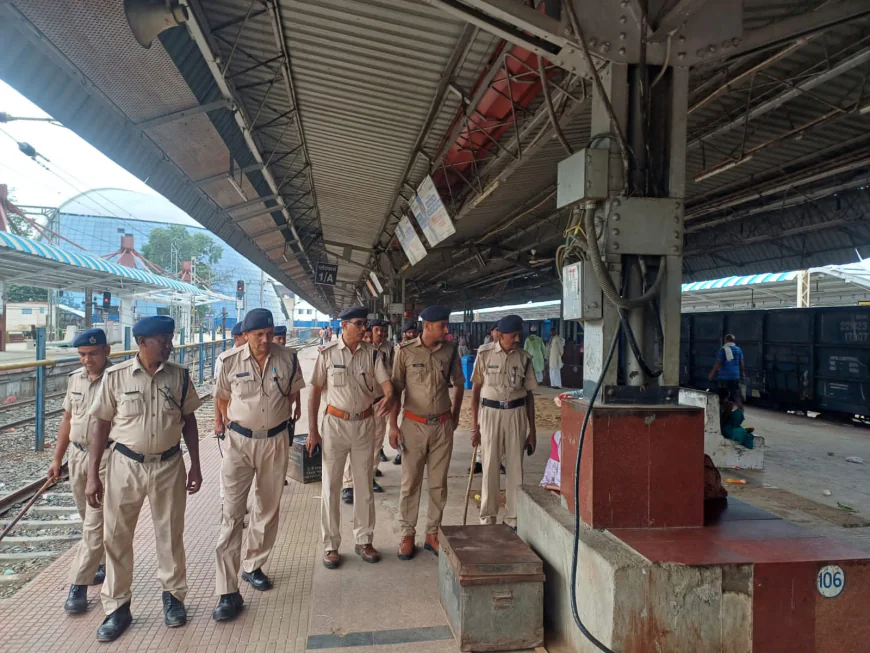 श्रावणी मेला: आरपीएफ का सघन सुरक्षा अभियान, यात्रियों को किया जागरूक