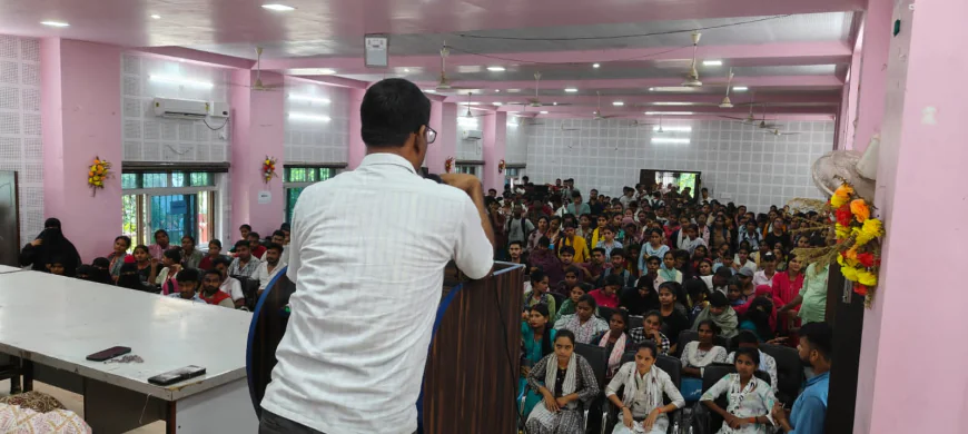 जगजीवन कॉलेज में इंटर्नशिप को लेकर जागरूकता कार्यक्रम, विद्यार्थियों को बताया व्यावहारिक ज्ञान का महत्व