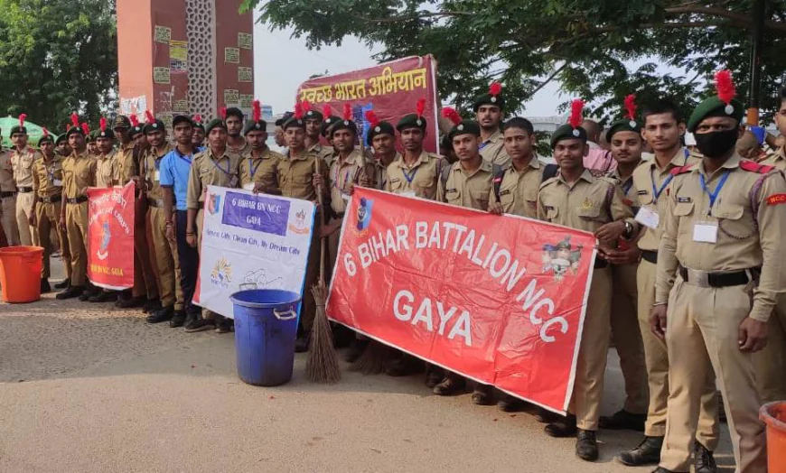 एनसीसी कैडेटों ने निकाली साइकिल रैली, देवघाट पर चलाया स्वच्छता अभियान