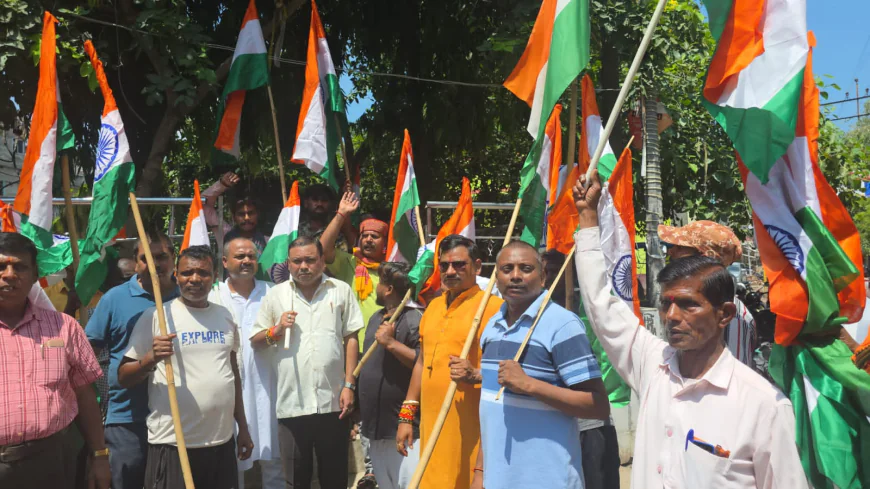 तिरंगा यात्रा में गूंजा राष्ट्रभक्ति का संदेश, शहीद भगत सिंह को दी श्रद्धांजलि