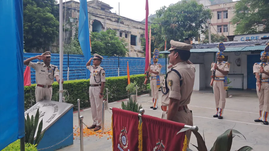 47वीं वाहिनी सीआरपीएफ में देशभक्ति के रंग में रंगा स्वतंत्रता दिवस समारोह, राष्ट्रपति पुलिस पदक से सम्मानित होंगे कमांडेंट अवधेश कुमार, उत्कृष्ट कार्य करने वाले अधिकारियों एवं जवानों को किया गया सम्मानित