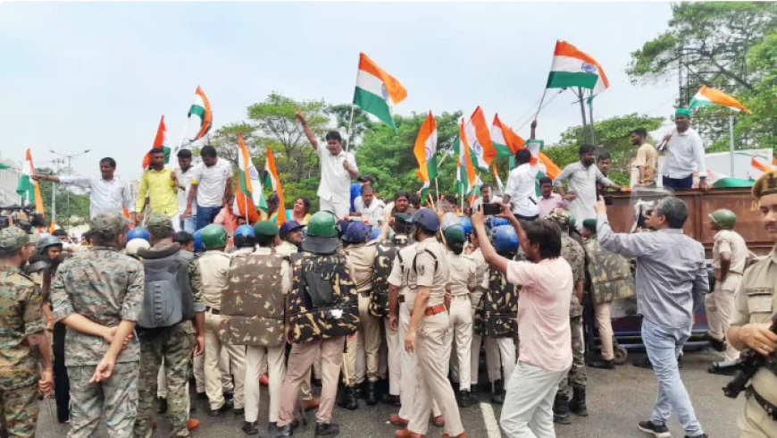 छात्रों के समर्थन में RJD का राजभवन मार्च, वाटर कैनन का इस्तेमाल, प्रदर्शनकारियों ने तोड़ी बैरिकेडिंग, पुलिस पर फेंकी बोतलें 