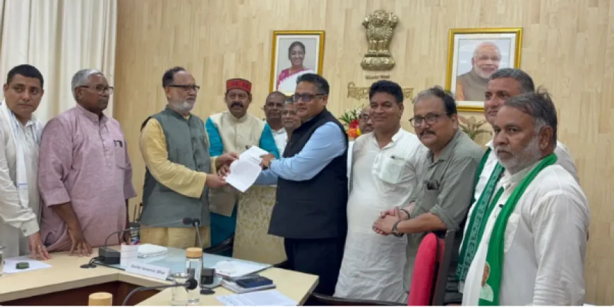 राज्यपाल से नहीं हुई मुलाकात, आरजेडी प्रतिनिधिमंडल ने सेक्रेटरी को सौंपा ज्ञापन, बीजेपी प्रदेश अध्यक्ष का तेजस्वी पर तंज