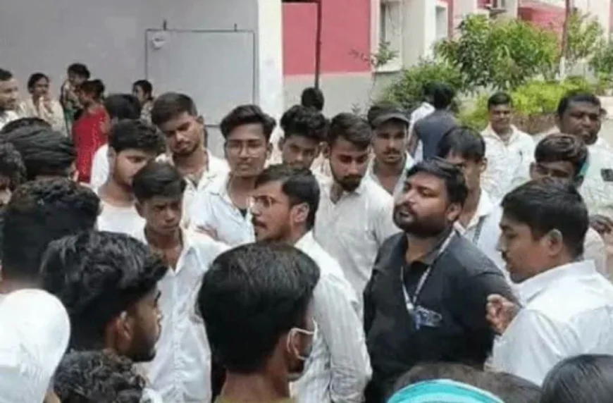 भागन बीघा स्थित गौतम इंस्टीट्यूट ऑफ नर्सिंग एंड पैरामेडिकल कॉलेज नालंदा में कॉलेज के छात्रों ने कॉलेज में जमकर बवाल किया