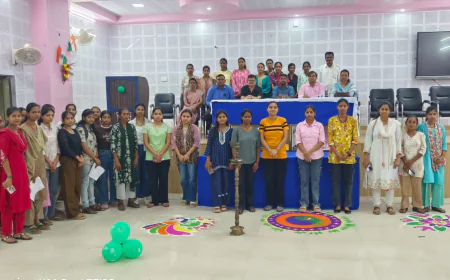 जगजीवन महाविद्यालय में नए विद्यार्थियों के लिए दीक्षारंभ कार्यक्रम आयोजित, नियमित कक्षा में उपस्थिति से ही भाषा कौशल का होगा विकास : डॉ. शोभा