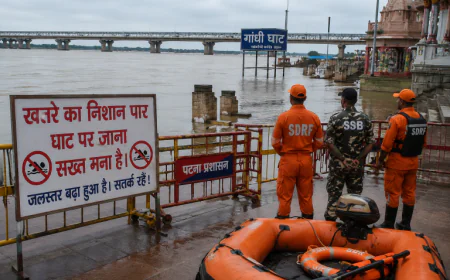 पटना में गंगा खतरे के निशान से 1.23 मीटर ऊपर, घाटों पर आवाजाही बंद; SDRF-SSB तैनात