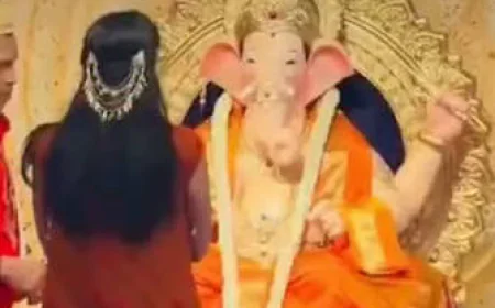 एंटीलिया में गूंजा ‘गणपति बप्पा मोरया’, अंबानी परिवार ने धूमधाम से की गणेश पूजा; बॉलीवुड सितारों से सजी महफिल