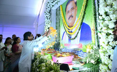 सुदिव्य सोनू को श्रद्धांजलि देने उमड़ा जनसैलाब, तस्वीर के सामने पुष्प अर्पित कर दी श्रद्धांजलि