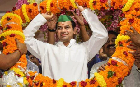 रियलिटी शो में एंट्री से पहले तेज प्रताप यादव का पटना में रोड शो, लोगों से की वोट की अपील