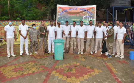 पितृपक्ष मेला को लेकर सीताकुंड में 47 बटालियन सीआरपीएफ ने चलाया स्वच्छता अभियान, पिंडदानियों के स्वागत को स्वच्छ हुआ सीताकुंड, सीआरपीएफ जवानों ने दिया स्वच्छता का संदेश
