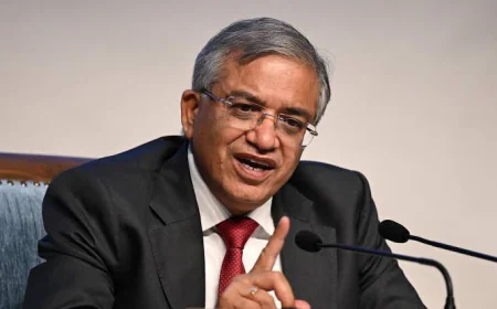 SIR विवाद: CEC ज्ञानेश कुमार के खिलाफ सुप्रीम कोर्ट पहुंचा मामला, फैसलों को रद्द करने की मांग