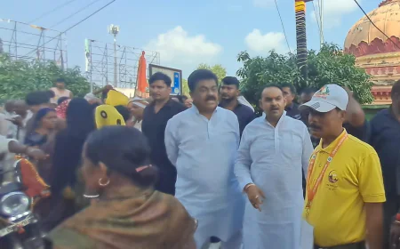 रामशिला में पिंडदानियों के बीच पहुंचे महापौर, व्यवस्थाओं का लिया फीडबैक