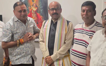 हरीश द्विवेदी से मिले डॉ. मनीष पंकज मिश्रा