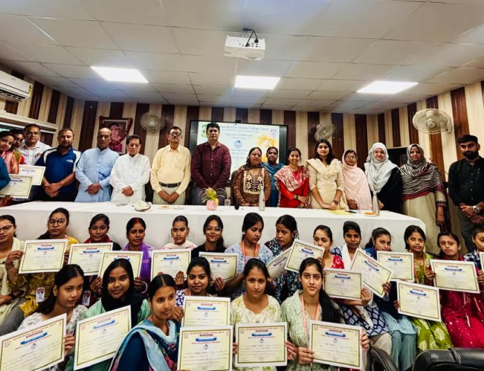 जीबीएम कॉलेज में दर्शनशास्त्र विभाग द्वारा "गुरु-शिष्य परंपरा" विषय पर विशेष व्याख्यान का हुआ आयोजन जीवन विद्या कोर्स पूर्ण करने पर छात्राओं को प्रमाणपत्र देकर किया गया सम्मानित