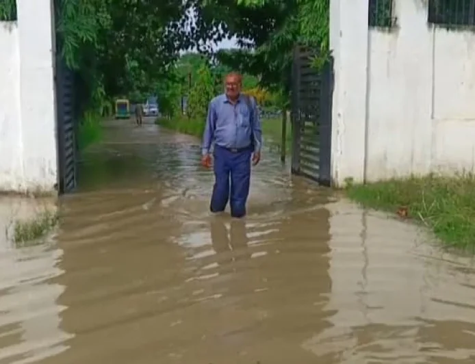 गंगा-गंडक के बढ़ते जलस्तर से हाजीपुर में बाढ़ का खतरा, कई इलाकों में घुसा पानी
