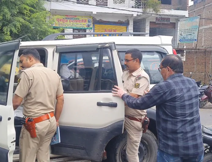 पटना में लूट का शातिर तरीका! चेकिंग के बहाने रोका, आभूषण उतरवाकर सोना-चांदी लेकर भागे बदमाश