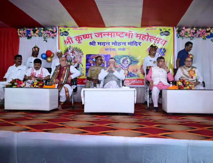 बोड़ेया के मदनमोहन मंदिर में भक्ति और संस्कृति का संगम, राज्यपाल ने किया ‘श्री मदनमोहन स्वामी स्तुति’ का लोकार्पण