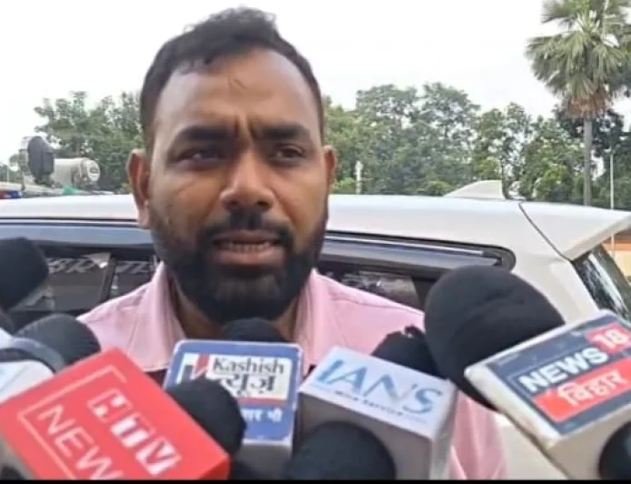 चंपारण में बड़ा एक्शन: 26 अंचल अधिकारियों और राजस्व पदाधिकारियों का वेतन रोका, मांगा गया स्पष्टीकरण