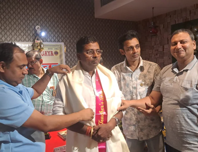 शिक्षक दिवस पर पांच शिक्षकों को किया गया सम्मानित