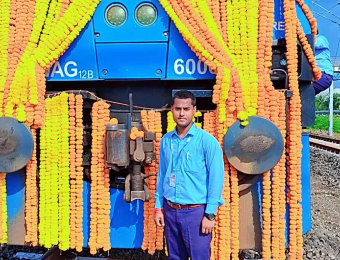 दुनिया की पहली इलेक्ट्रिक डबल स्टैक ‘पाइथन’ ट्रेन के सारथी बने समस्तीपुर के सौरव, गांव में जश्न का माहौल