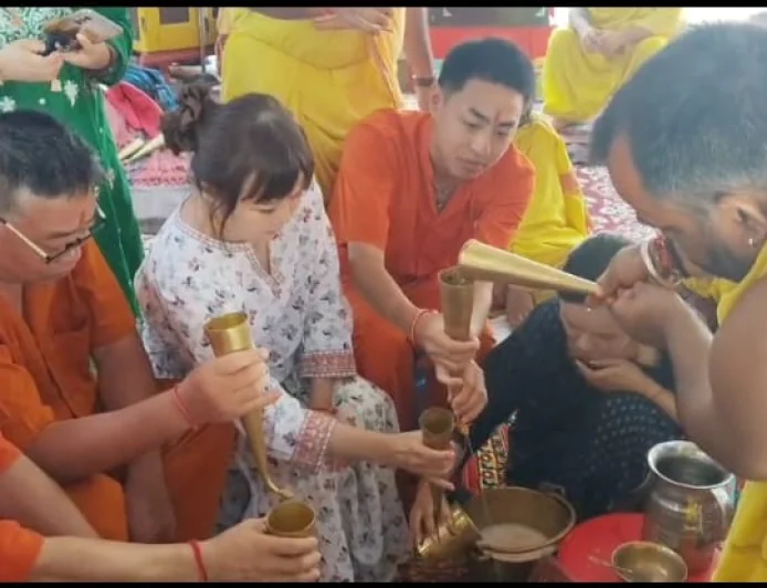 बोधगया मठ में विदेशी श्रद्धालुओं की शिव भक्ति, ताइवान-थाईलैंड के पर्यटकों ने किया रुद्राभिषेक