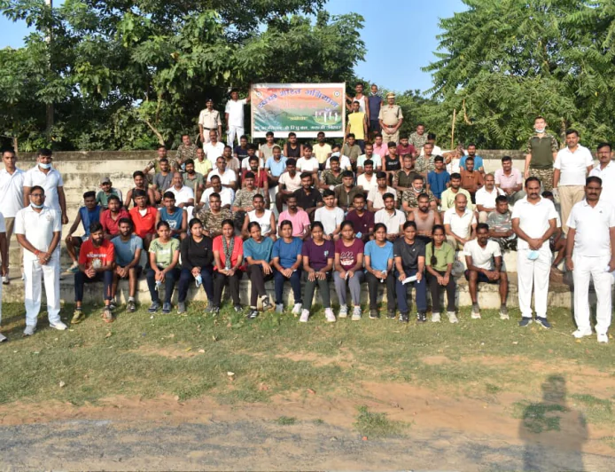 स्वच्छता अभियान के तहत 47 बटालियन सीआरपीएफ ने चलाया सफाई अभियान, गया कॉलेज परिसर एवं आसपास के क्षेत्रों में की गई साफ-सफाई, लोगों को स्वच्छता के प्रति किया जागरूक