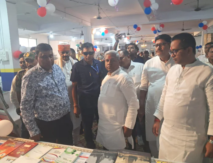 टेकुना फार्म में मंगलम पेपर्स एंड कार्ड्स के नवीन कारखाने का शुभारंभ