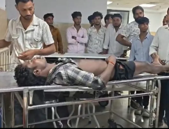 करौटा में धान के खेत के पानी में मिला युवक, अस्पताल में मौत; परिजनों ने जताई हत्या की आशंका