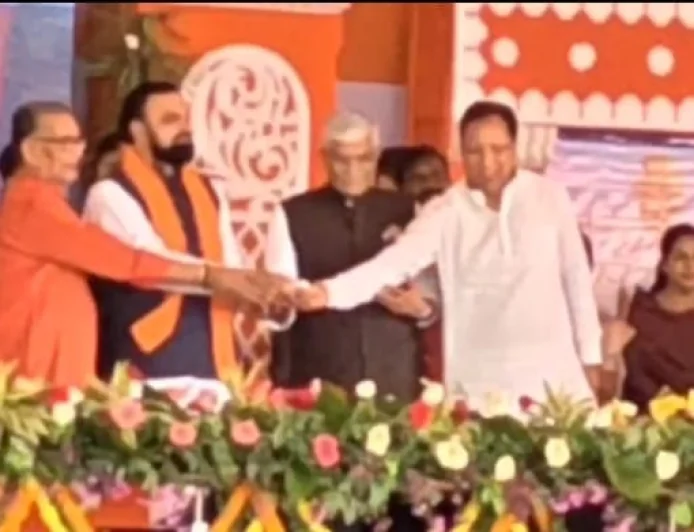 MLC चुनाव में जन सुराज का बड़ा दांव, प्रशांत किशोर ने 5 उम्मीदवारों का किया ऐलान; शिक्षकों को 7वां वेतनमान दिलाने का वादा