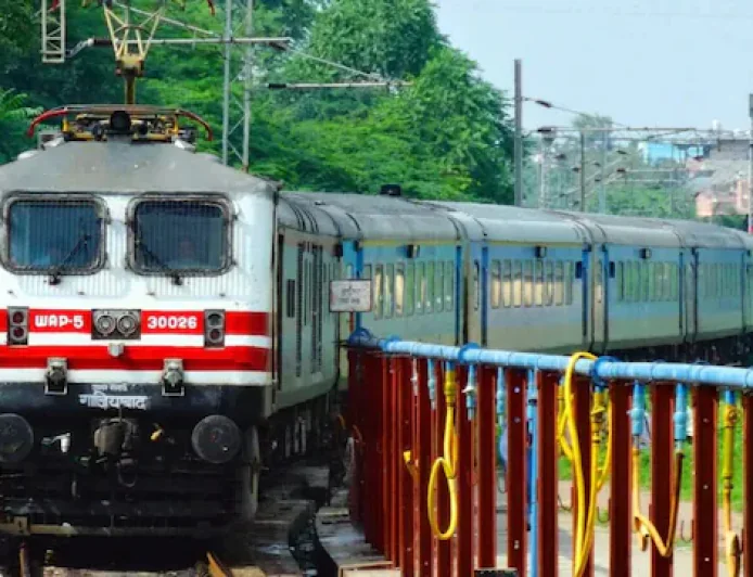 रेल यात्रियों के लिए बड़ा अलर्ट: 20 सितंबर से 5 अक्टूबर तक 52 ट्रेनें रद्द, कई के रूट बदले
