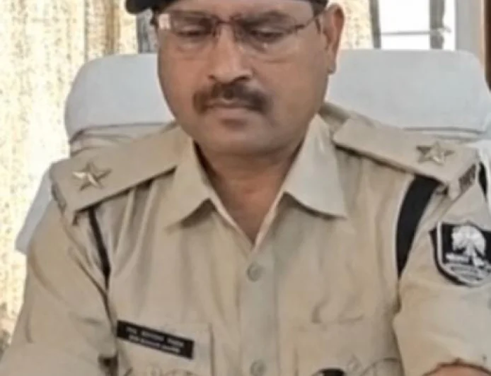पटना में 4 पुलिस पदाधिकारियों का तबादला, नौबतपुर थानेदार मंजीत ठाकुर सस्पेंड; कई थानों में बदली कमान