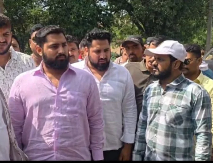 मोकामा में बाहुबलियों की अगली पीढ़ी आमने-सामने! सूरजभान के बेटे अमितोष और अनंत सिंह के बेटे अभिषेक ने संभाला मोर्चा