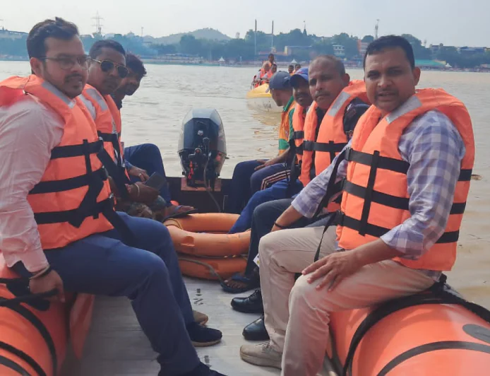 पिंडदानियों की सुरक्षा का जिम्मा संभाल रहा एसडीआरएफ, विष्णुपद, देवघाट और सीताकुंड में 15 दिनों तक चप्पे-चप्पे पर नजर, आपदा से निपटने को जवान पूरी तरह तैयार