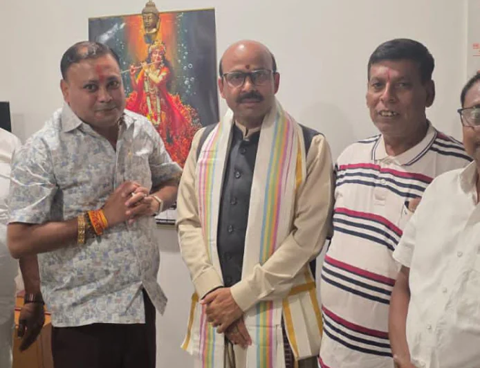 हरीश द्विवेदी से मिले डॉ. मनीष पंकज मिश्रा