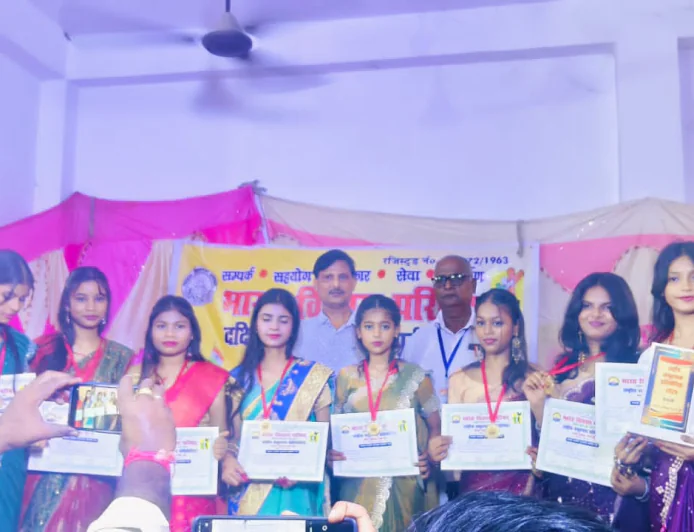राष्ट्रीय समूहगान प्रतियोगिता में संत पैट्रीक स्कूल प्रथम, शांति निकेतन द्वितीय और स्वामी विवेकानंद सेकेंडरी स्कूल ने हासिल किया तृतीय स्थान