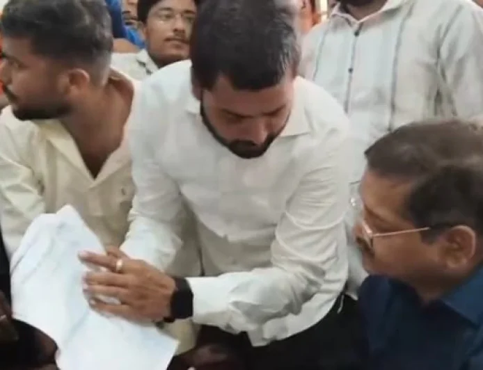 रिजल्ट में गड़बड़ी को लेकर एबीवीपी का प्रदर्शन, टीएमबीयू प्रशासनिक भवन के सामने जताया विरोध