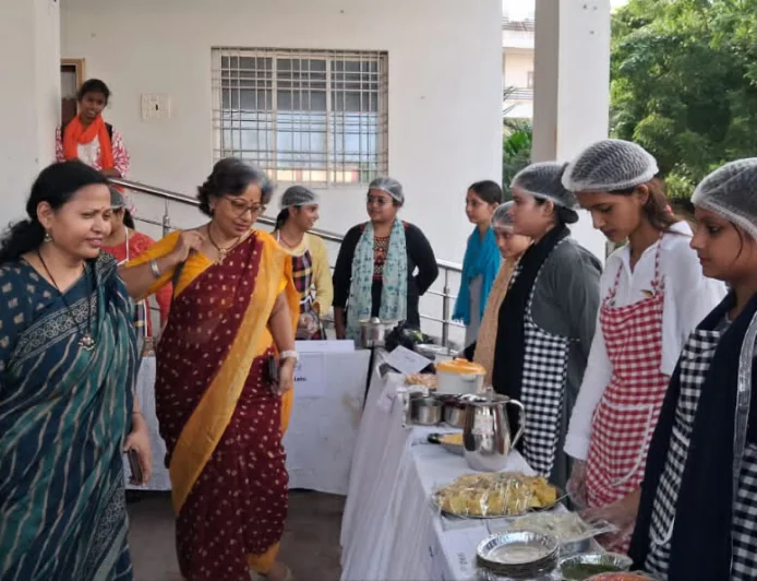 जीबीएम कॉलेज में पोषण माह के अवसर पर 'पोषण मेला' का आयोजन