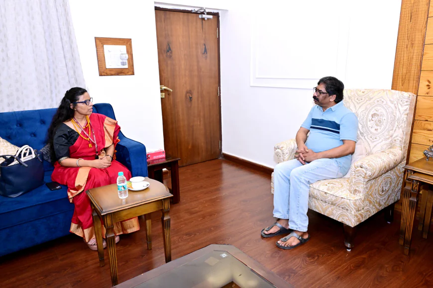 मुख्यमंत्री हेमंत सोरेन से IFS अधिकारी अंजू रंजन की मुलाकात, शिष्टाचार भेंट के दौरान हुई अहम चर्चा