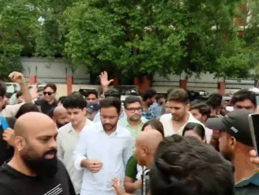 CJP Protest Live: स्वतंत्र भारद्वाज को दिल्ली पुलिस ने हिरासत में लिया, CJP के थाने पहुंचते ही एक्शन
