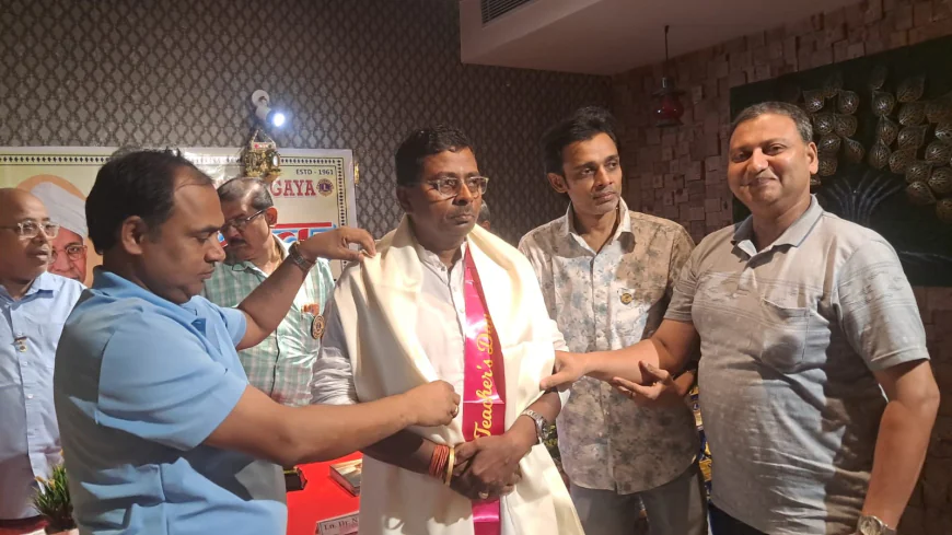 शिक्षक दिवस पर पांच शिक्षकों को किया गया सम्मानित