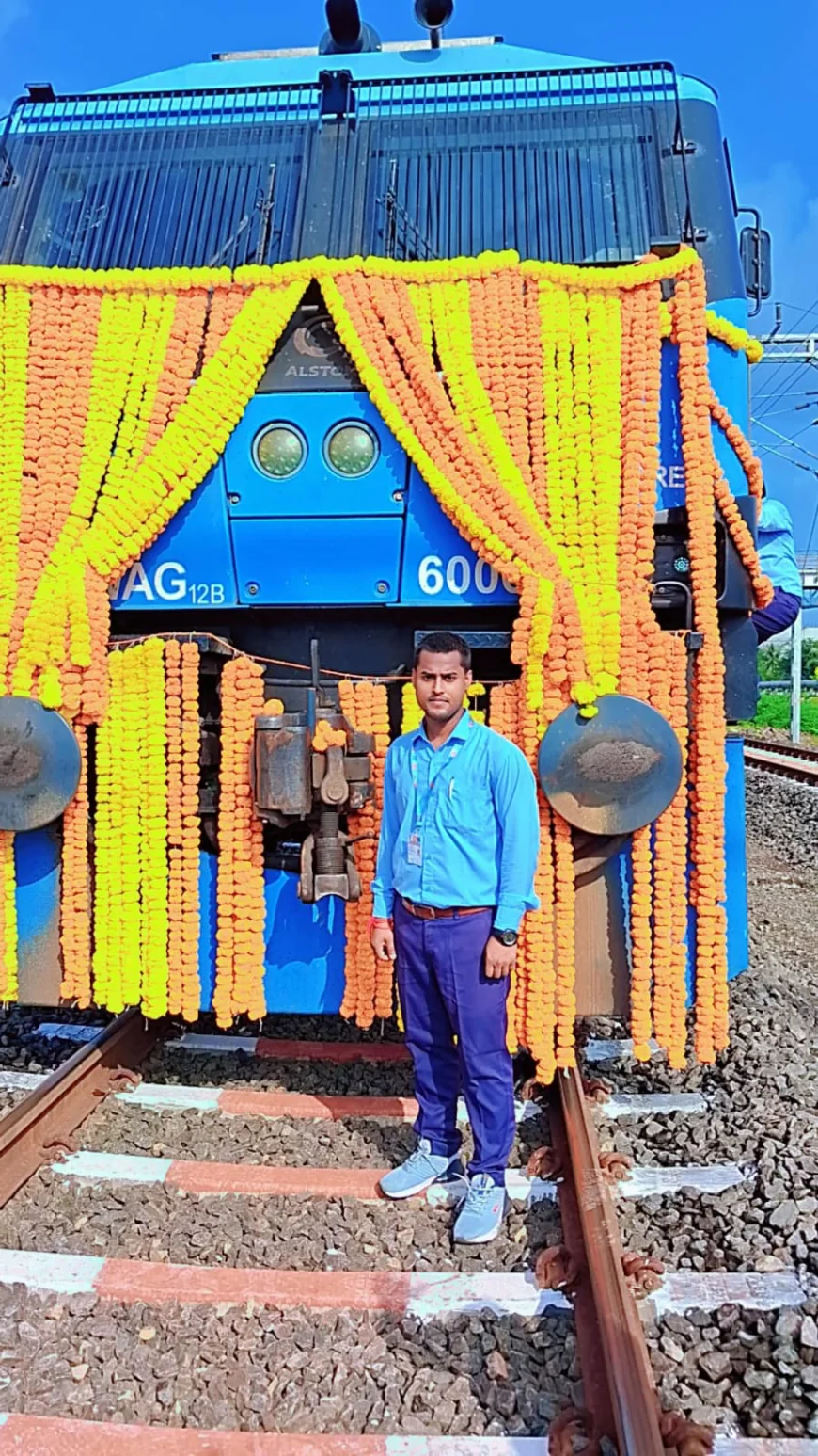 दुनिया की पहली इलेक्ट्रिक डबल स्टैक ‘पाइथन’ ट्रेन के सारथी बने समस्तीपुर के सौरव, गांव में जश्न का माहौल