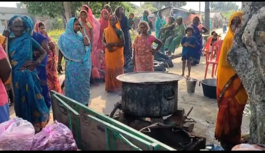राहत शिविर में 400 बाढ़ पीड़ित भोजन के लिए तरसे, दोपहर 2 बजे तक नहीं मिला खाना