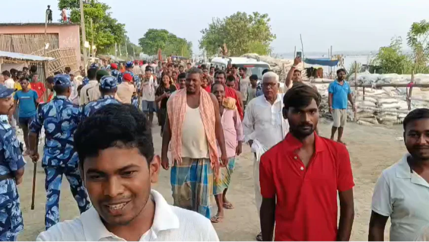राघोपुर तटबंध पर नहीं पहुंचे मुख्यमंत्री और केंद्रीय मंत्री, बाढ़ पीड़ितों का फूटा गुस्सा; जमकर हंगामा