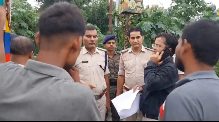 रोहतास में NH-2 पर अवैध पार्किंग के खिलाफ बड़ी कार्रवाई, 50 वाहनों से 2 लाख से अधिक जुर्माना