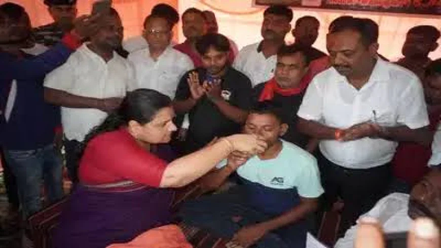 बोकारो में नियुक्ति पत्र मिलते ही खत्म हुआ सजल कुमार का अनशन, विधायक श्वेता सिंह ने जूस पिलाकर कराया समाप्त