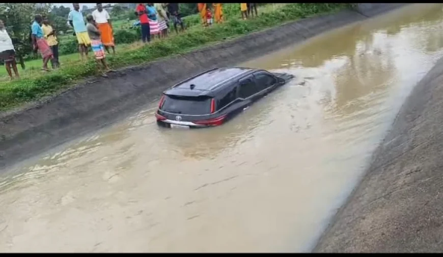 बोकारो में नहर में जा गिरी फॉर्च्यूनर, दो युवक घायल; बाल-बाल बची जान