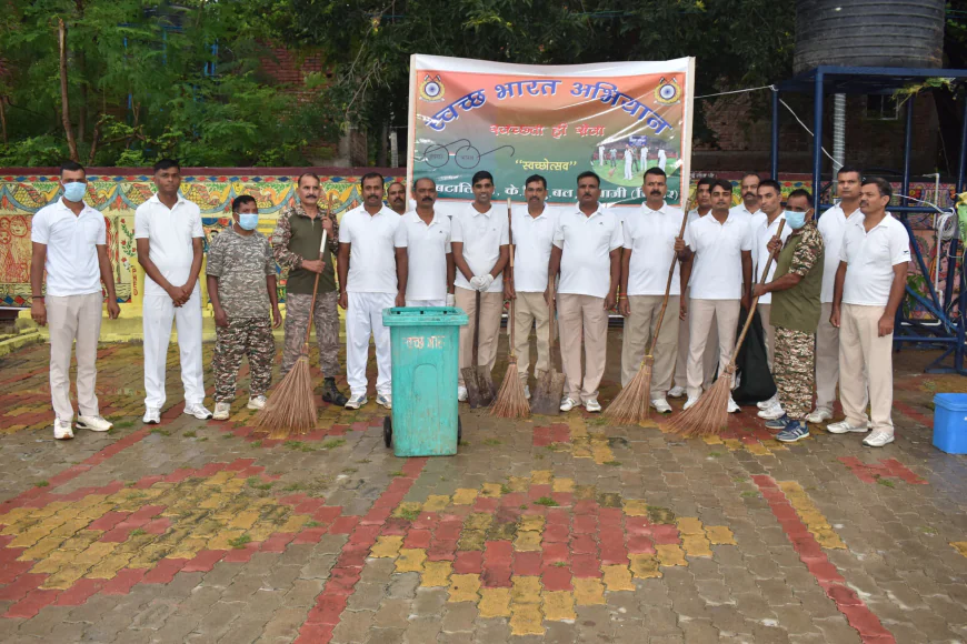 पितृपक्ष मेला को लेकर सीताकुंड में 47 बटालियन सीआरपीएफ ने चलाया स्वच्छता अभियान, पिंडदानियों के स्वागत को स्वच्छ हुआ सीताकुंड, सीआरपीएफ जवानों ने दिया स्वच्छता का संदेश