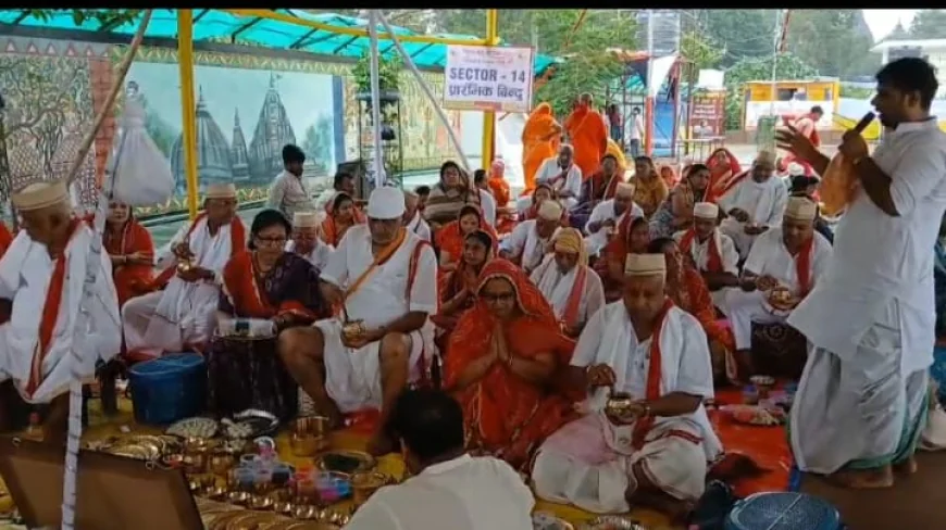 गयाजी में 17 दिवसीय पिंडदान अनुष्ठान शुरू, 54 वेदियों पर पिंडदान करेंगे श्रद्धालु